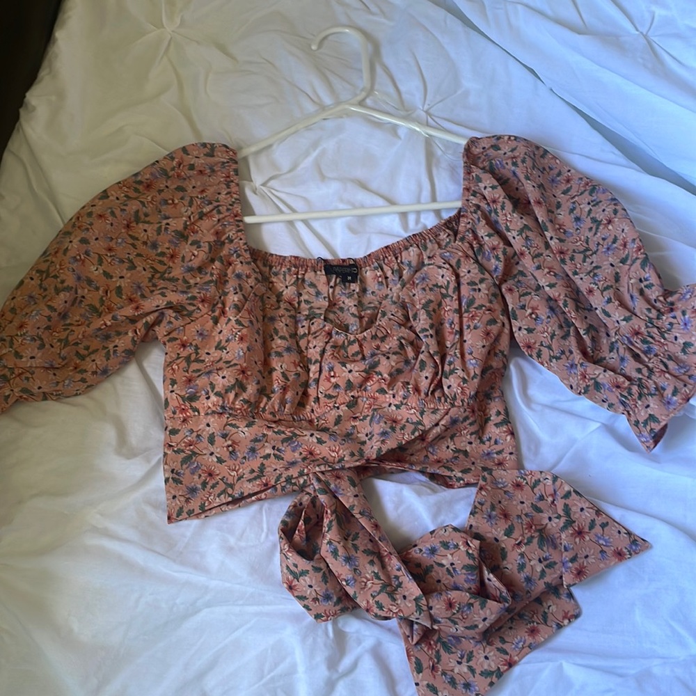 Off shoulder flower crop top